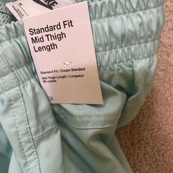 Nike woven shorts - Picture 3 of 3